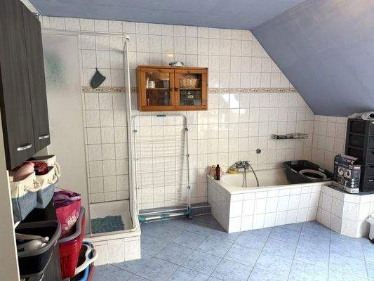 Vollbad mit sep. Dusche