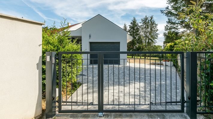 Zufahrt, Garage