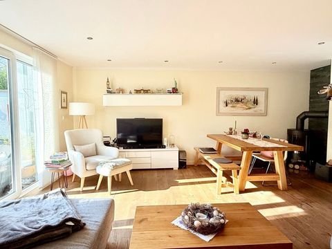Wohnzimmer mit Holzofen