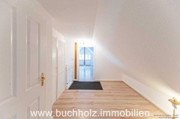 Flur im Dachgeschoss auch als kleines Büro denkbar