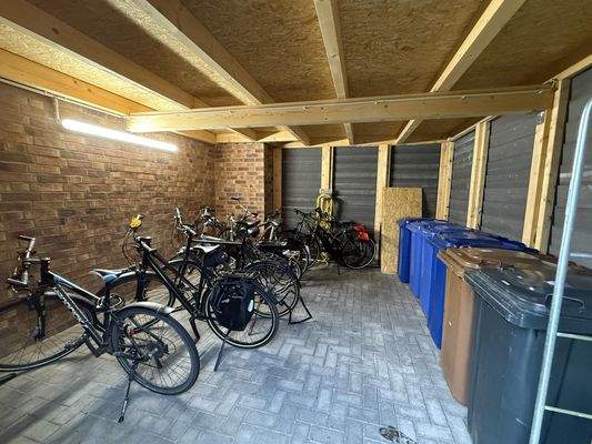 Fahrradschuppen
