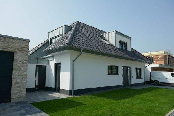 Seitenansicht zum Nachbarhaus 