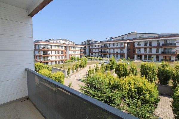Furnished Apartment in a Complex with Pool in Yalova Çınarcık