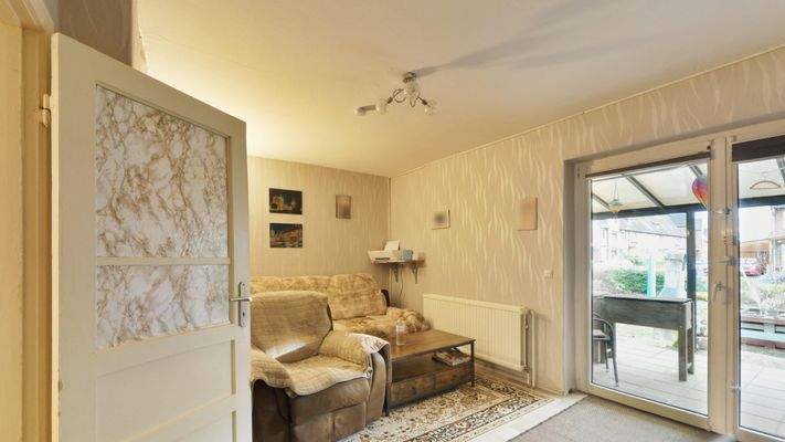 ... Wohnzimmer mit Terrassenausgang im Erdgeschoss