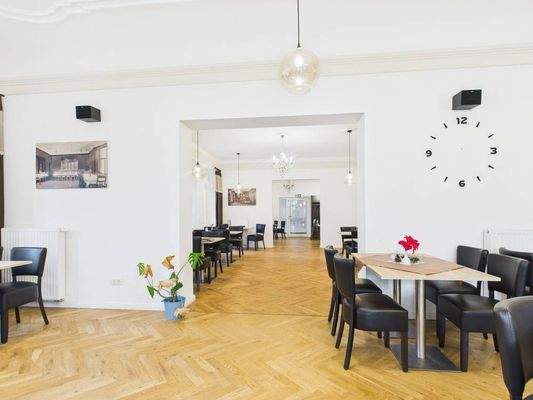 CAM03784G0-PR0093-STILL017-thumbnail-h750-70