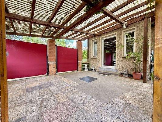 überdachte Terrasse