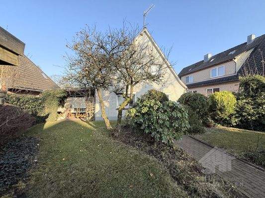 Grundstück mit Altbestand