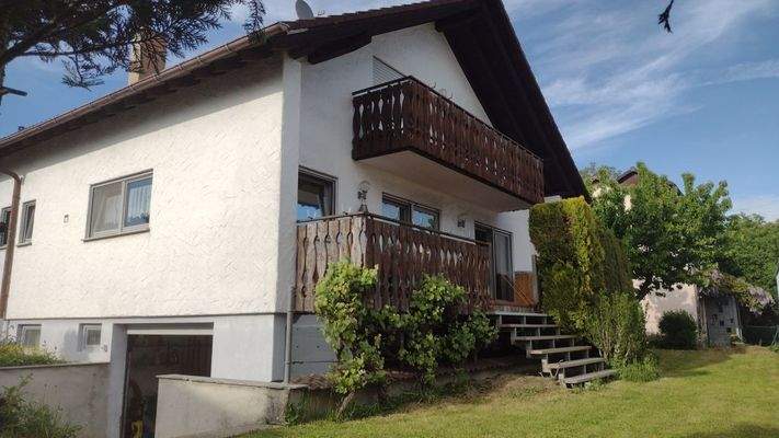 Seitanansicht mit Garten