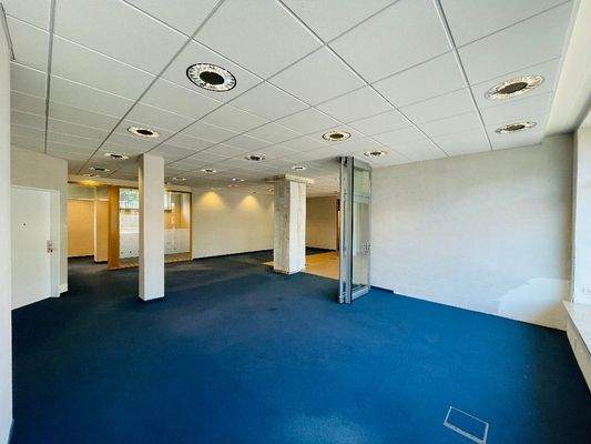 Verkaufs- / Ausstellungsbereich (über Kreillerstraße 64) 