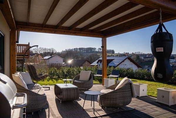 Terrasse mit Überdachung 