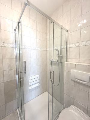 Gäste WC mit Dusche