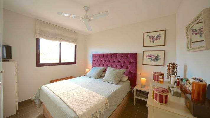 Grosses Schlafzimmer