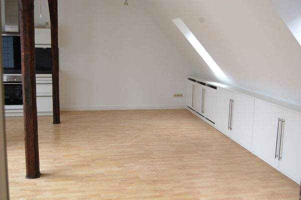 Wohn- / Essbereich m. Einbauschränken.JPG