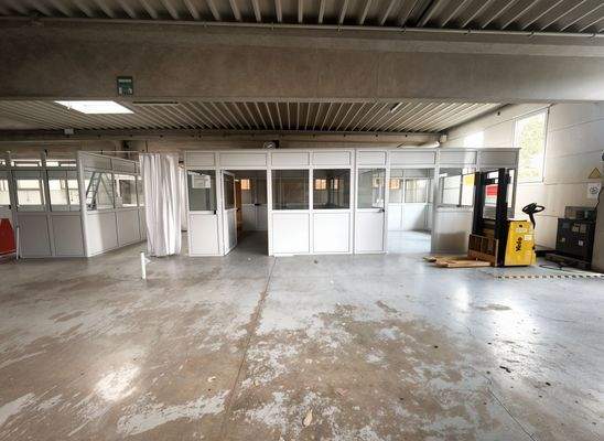 Lagerhalle 1 ( 243 m² ) 