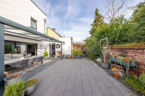 3452 rückwärtiges Grundstück