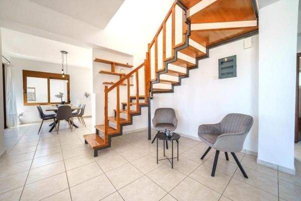 Kreta, Megala Chorafia: Villa mit Meerblick und separatem Apartment zu verkaufen