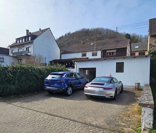 Lehmen - Wohnhaus m. Nebengeb&auml;uden zw. Cochem u. Koblenz