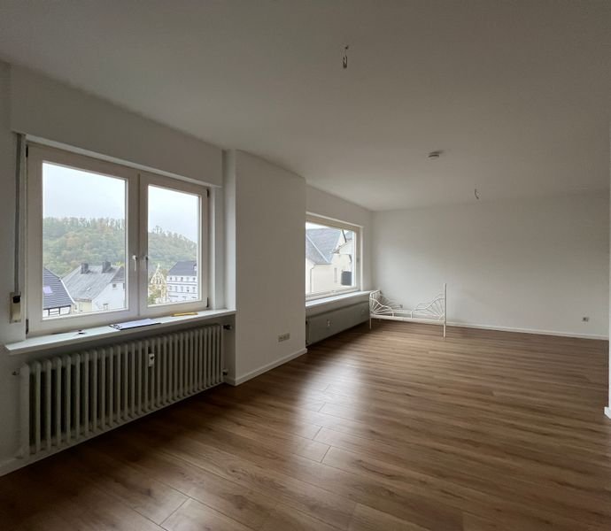 Großzügige Wohnung mit Balkon direkt in der Altstadt 2 Bäder Frisch renoviert