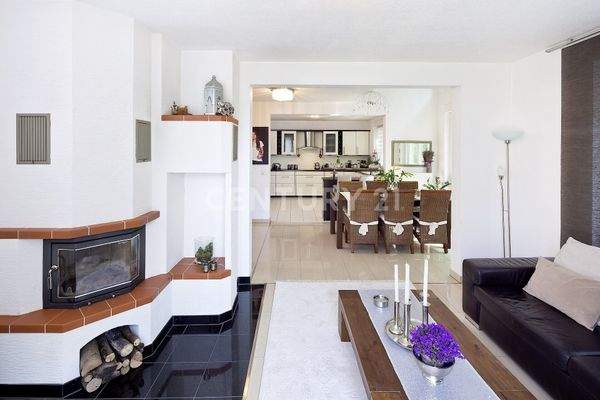 Offener Wohn- und Essbereich