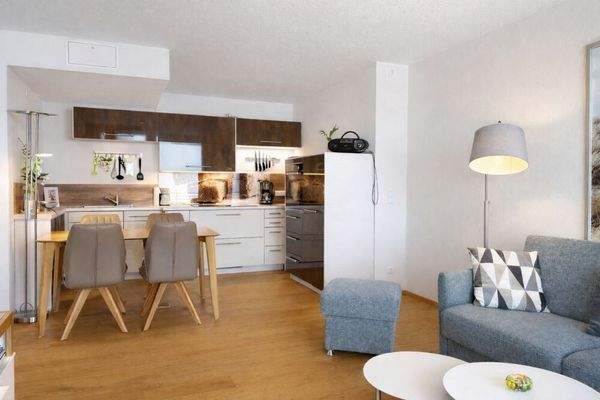 12961 LooseImmo Blick zur Küche