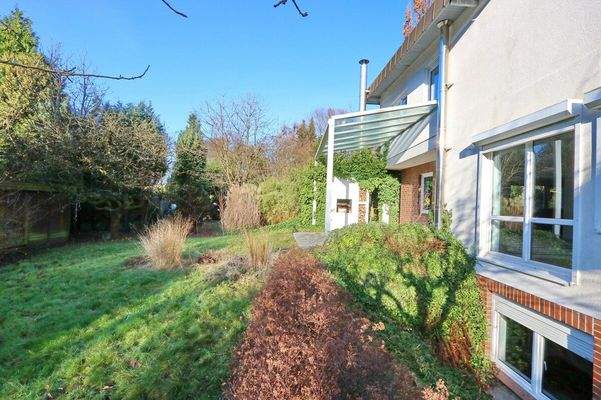 Haus und Garten hinten