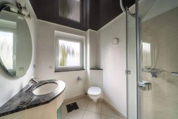 Wohnung 3 010 Bad.jpg