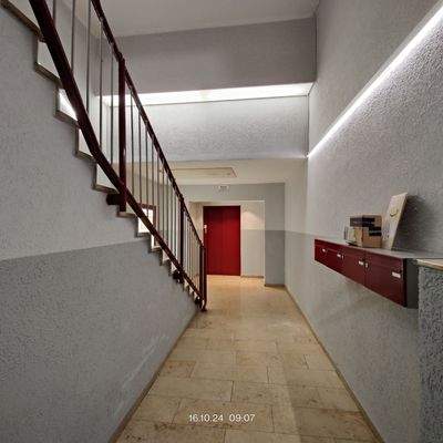 20_Eingang Treppenhaus.jpg