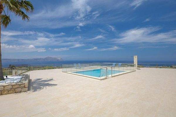 Kreta, Kokkino Chorio: Exotische Villa mit Panoramablick auf das Meer zu verkaufen
