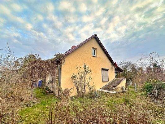 Giebel Südseite und Kellerzugang