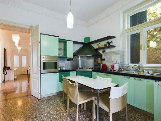 1715415075_cam02458g0-pr0084-still042