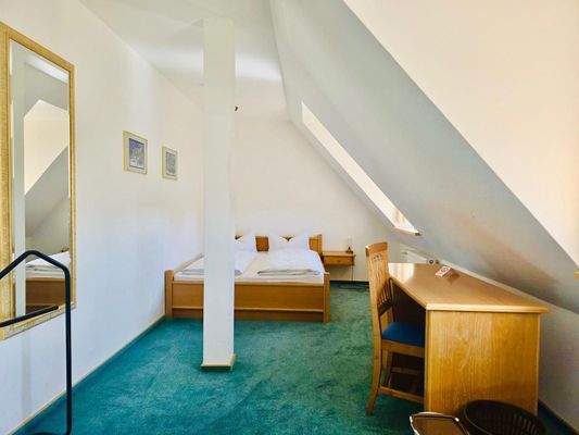 Hotel - Doppelzimmer im DG