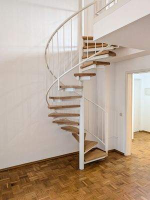 Wendeltreppe zur Galerie