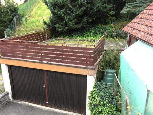 Doppelgarage mit Terrasse
