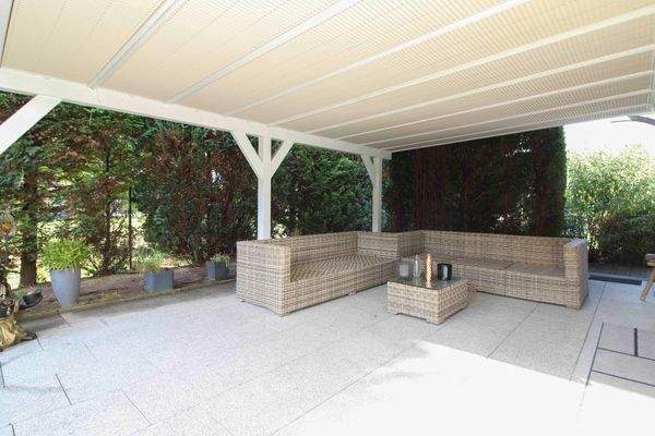 Überdachte Terrasse