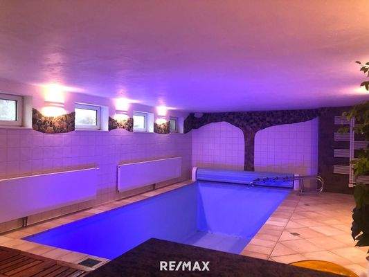 Pool mit LED Beleuchtung