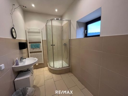 Wohnung 2 - Badezimmer