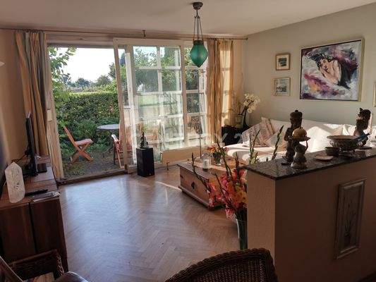 Wohnzimmer EG mit Ausgang Terrasse