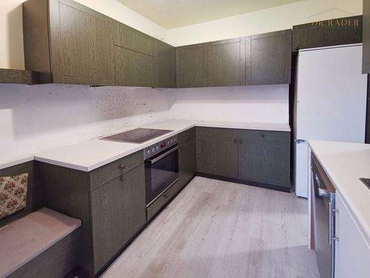 Küche mit Geschirrspüler Waschmaschinenanschluss