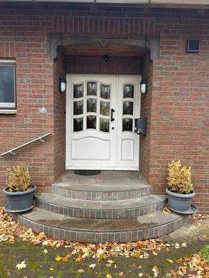 Eingangsbreich außen.jpg