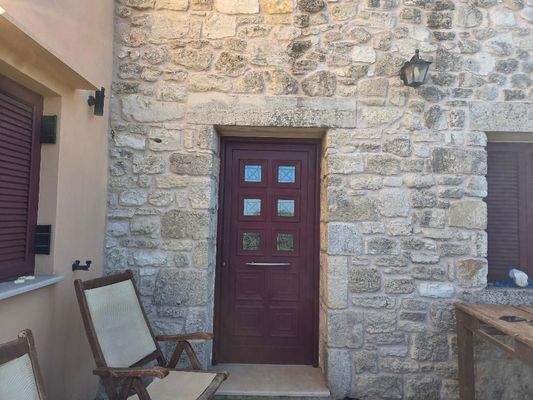 Kreta, Patima: Zweistöckiges Haus mit Berg- und Meerblick sowie zusätzlicher Ausbaumöglichkeit zu verkaufen