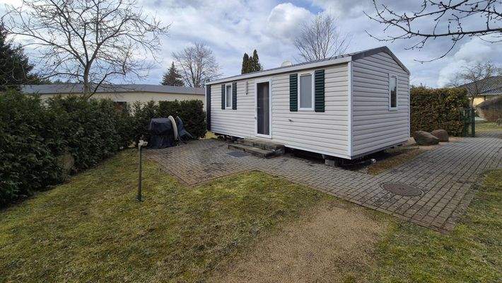 Mobilheim 2 vordere Ansicht