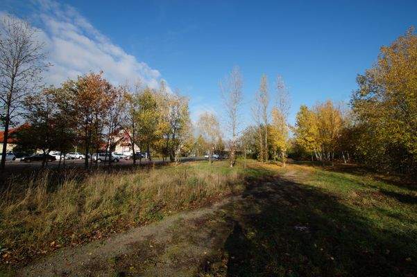 Grundstück mit Umgebung