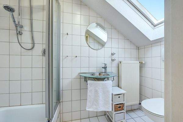Badezimmer im Dachgeschoss