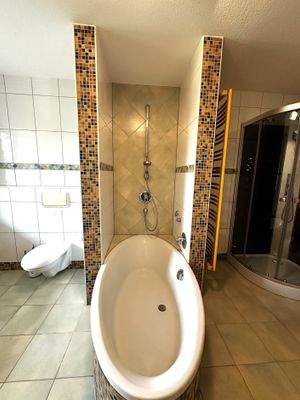 Badezimmer 5 1 OG.jpg