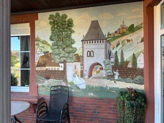 Balkon - mit Wandmalerei