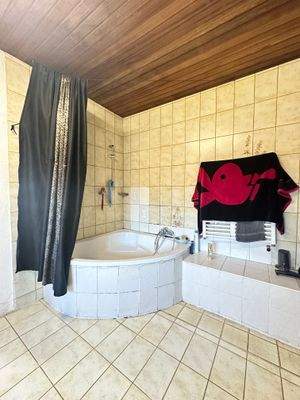 Wohnung EG rechts I Badezimmer