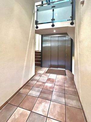 Heller und offener Eingangsbereich