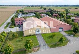 Drohnenaufnahmen - Bürogebäude + Halle 1 + Halle 2