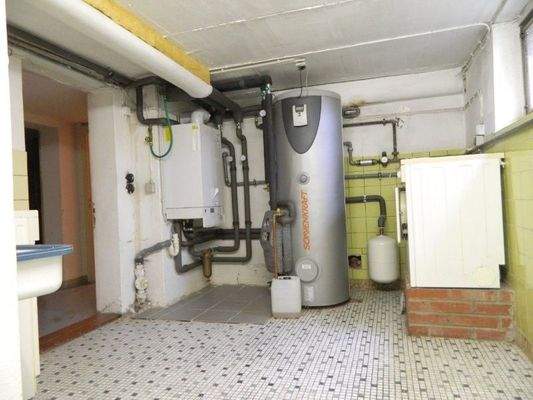 Heizungsraum Keller  Bj. 2008 neu