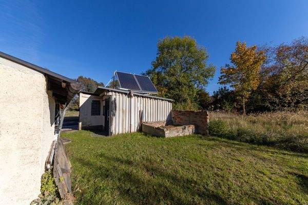 Grundstück seitlich